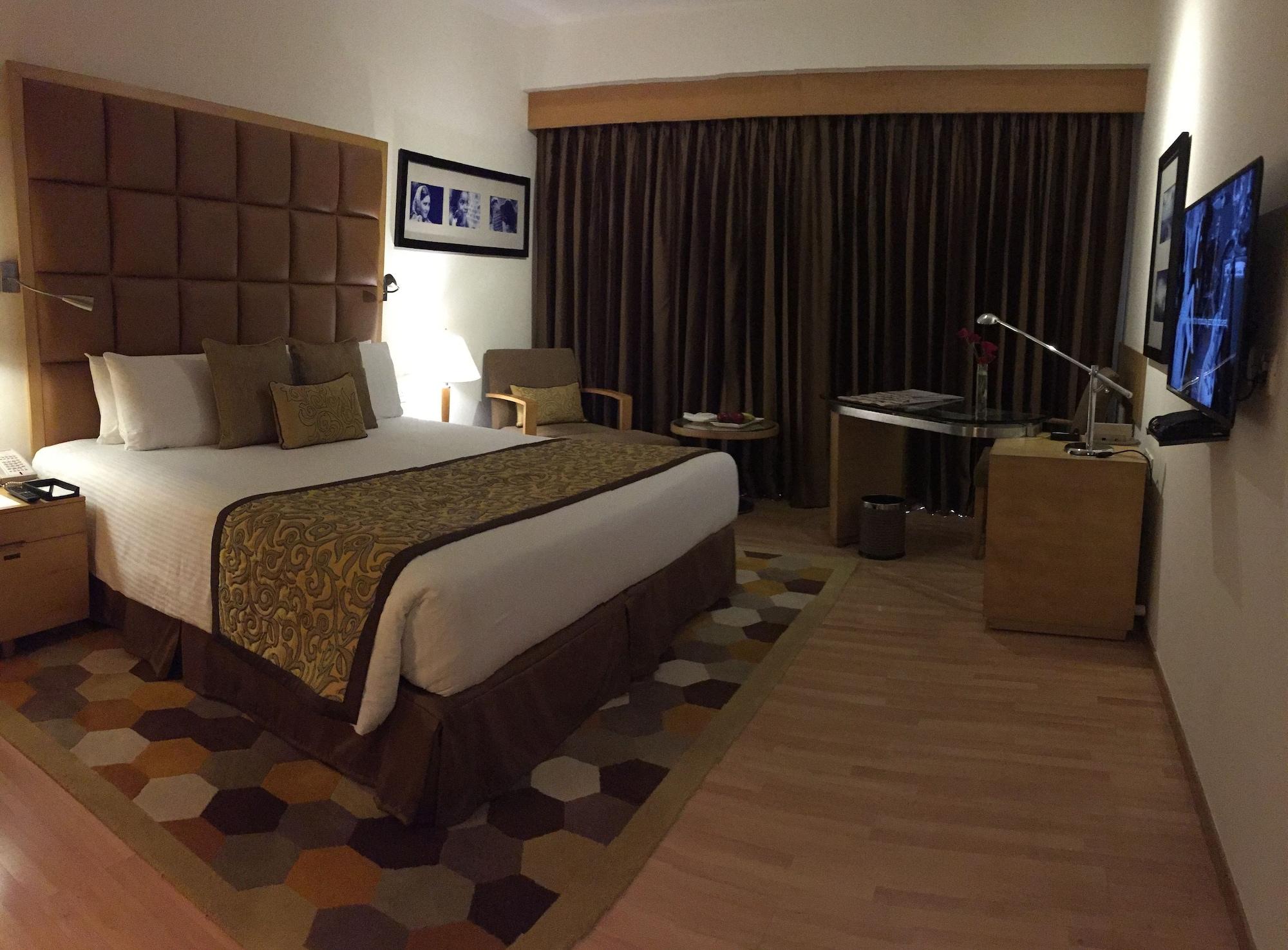 Taj Chandigarh Exterior photo A room at the Taj Bengal